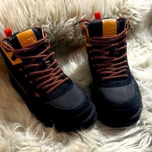 UGG Highland Hi Heritage. NWOT